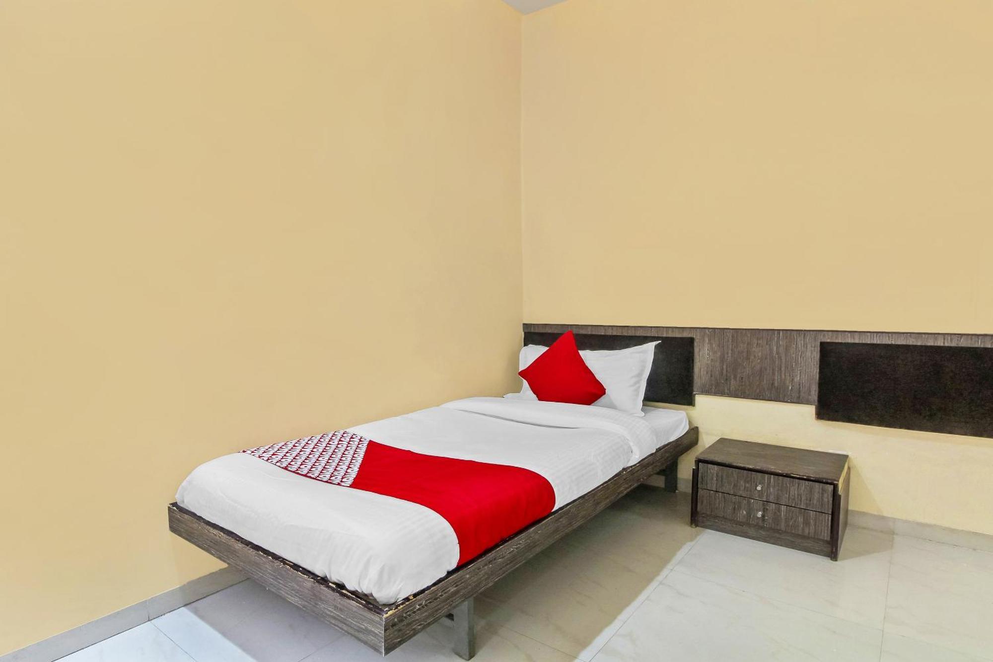 Hotel O Priyanka Residency Солапур Экстерьер фото